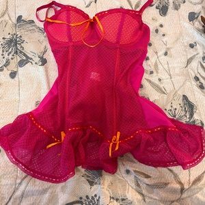 34 B Victoria’s Secret lingerie corset